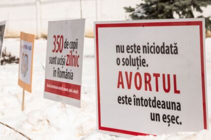 „Marşul pentru viaţă“ în Arhiepiscopia Dunării de Jos – fotografia 5