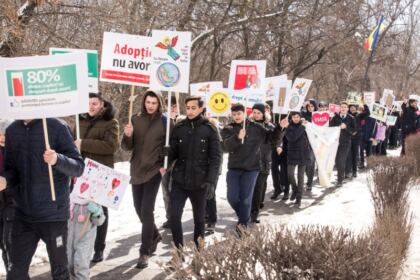 „Marşul pentru viaţă“ în Arhiepiscopia Dunării de Jos – fotografia 13