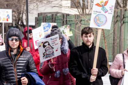 „Marşul pentru viaţă“ în Arhiepiscopia Dunării de Jos – fotografia 25