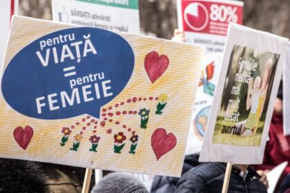 „Marşul pentru viaţă“ în Arhiepiscopia Dunării de Jos – fotografia 26
