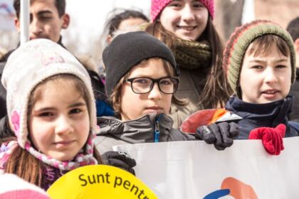 „Marşul pentru viaţă“ în Arhiepiscopia Dunării de Jos – fotografia 30