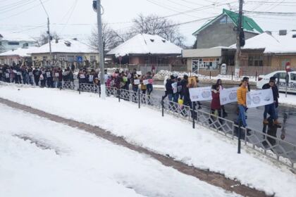 „Marşul pentru viaţă“ în Arhiepiscopia Dunării de Jos – fotografia 3