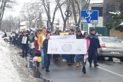 „Marşul pentru viaţă“ în Arhiepiscopia Dunării de Jos – fotografia 5