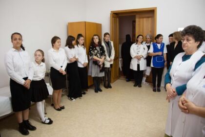 Centrul de asistenţă medicală „Sfinţii Doctori fără de arginţi Cosma şi Damian“ din Galaţi şi-a sărbătorit ocrotitorii – fotografia 13