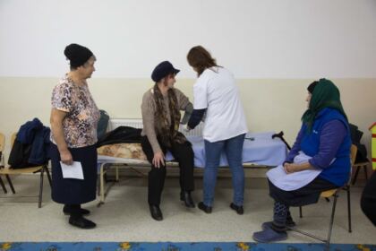 Caravană medicală în localitatea Pitulaţi din judeţul Brăila – fotografia 10