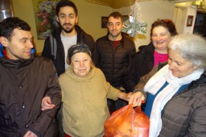 Manifestări culturale şi social-filantropice la Centrul „Speranţe pentru vârsta a III-a“ din cadrul parohiei „Sf. Stelian“ din Galaţi – fotografia 7