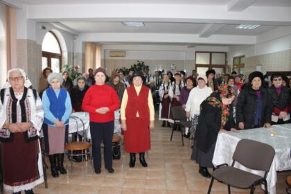 Manifestări culturale şi social-filantropice la Centrul „Speranţe pentru vârsta a III-a“ din cadrul parohiei „Sf. Stelian“ din Galaţi – fotografia 13