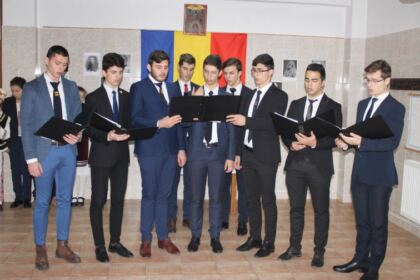 Manifestări culturale şi social-filantropice la Centrul „Speranţe pentru vârsta a III-a“ din cadrul parohiei „Sf. Stelian“ din Galaţi – fotografia 16