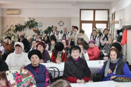 Manifestări culturale şi social-filantropice la Centrul „Speranţe pentru vârsta a III-a“ din cadrul parohiei „Sf. Stelian“ din Galaţi – fotografia 18
