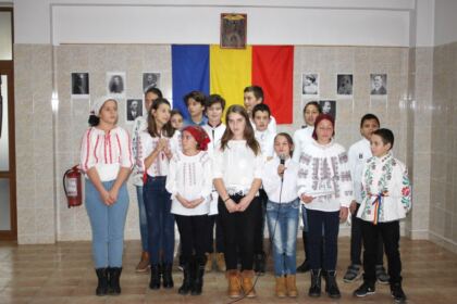 Manifestări culturale şi social-filantropice la Centrul „Speranţe pentru vârsta a III-a“ din cadrul parohiei „Sf. Stelian“ din Galaţi – fotografia 19