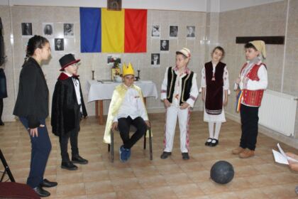 Manifestări culturale şi social-filantropice la Centrul „Speranţe pentru vârsta a III-a“ din cadrul parohiei „Sf. Stelian“ din Galaţi – fotografia 23