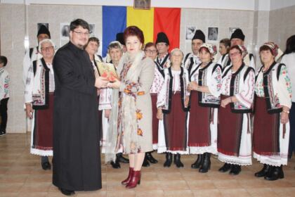 Manifestări culturale şi social-filantropice la Centrul „Speranţe pentru vârsta a III-a“ din cadrul parohiei „Sf. Stelian“ din Galaţi – fotografia 28