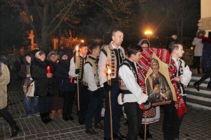 Cea de-a XVIII-a ediţie a Pelerinajului luminii la Galaţi – fotografia 1