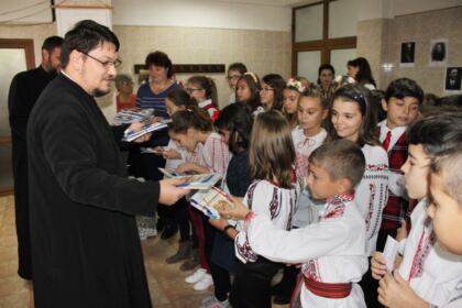 Persoanele vârstnice au fost sărbătorite la Centrul Multifuncţional de Servicii Sociale „Speranţe Pentru Vârsta a III-a“ – fotografia 6