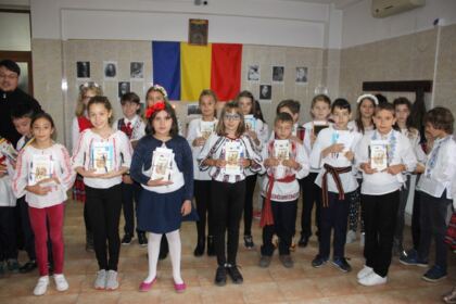 Persoanele vârstnice au fost sărbătorite la Centrul Multifuncţional de Servicii Sociale „Speranţe Pentru Vârsta a III-a“ – fotografia 7