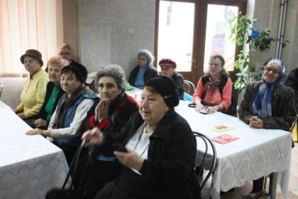 Persoanele vârstnice au fost sărbătorite la Centrul Multifuncţional de Servicii Sociale „Speranţe Pentru Vârsta a III-a“ – fotografia 15