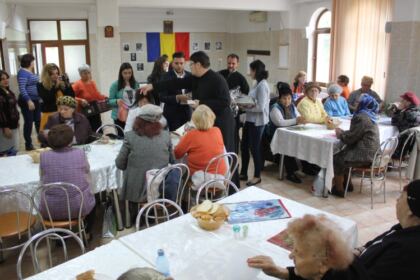 Persoanele vârstnice au fost sărbătorite la Centrul Multifuncţional de Servicii Sociale „Speranţe Pentru Vârsta a III-a“ – fotografia 21