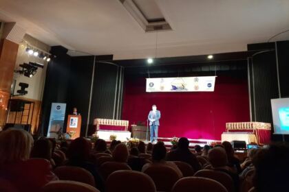 Gală de excelenţă pentru elevii şi profesorii gălăţeni – fotografia 12