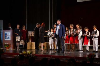 Gală de excelenţă pentru elevii şi profesorii gălăţeni – fotografia 18