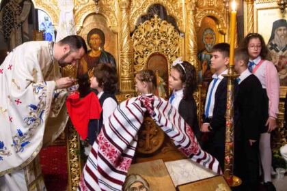Seminarul Teologic „Sfântul Apostol Andrei“ din Galaţi şi-a deschis porţile la început de nou an şcolar – fotografia 6