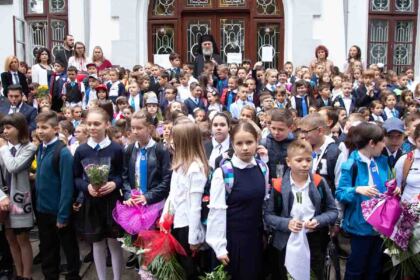 Seminarul Teologic „Sfântul Apostol Andrei“ din Galaţi şi-a deschis porţile la început de nou an şcolar – fotografia 16