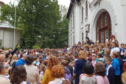 Seminarul Teologic „Sfântul Apostol Andrei“ din Galaţi şi-a deschis porţile la început de nou an şcolar – fotografia 22