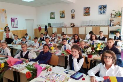 Seminarul Teologic „Sfântul Apostol Andrei“ din Galaţi şi-a deschis porţile la început de nou an şcolar – fotografia 29