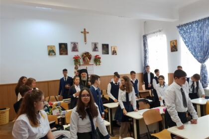 Seminarul Teologic „Sfântul Apostol Andrei“ din Galaţi şi-a deschis porţile la început de nou an şcolar – fotografia 32