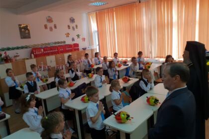 Seminarul Teologic „Sfântul Apostol Andrei“ din Galaţi şi-a deschis porţile la început de nou an şcolar – fotografia 36