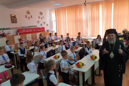 Seminarul Teologic „Sfântul Apostol Andrei“ din Galaţi şi-a deschis porţile la început de nou an şcolar – fotografia 38