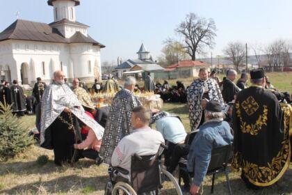Binefacere pentru persoanele internate la Centrul Medico-Social din localitatea Pechea, judeţul Galaţi – fotografia 11