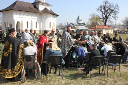 Binefacere pentru persoanele internate la Centrul Medico-Social din localitatea Pechea, judeţul Galaţi – fotografia 13