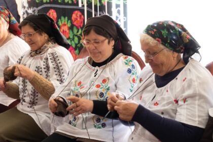 Şezătoarea „Tradiţii şi obiceiuri în satul movilean“ – fotografia 16