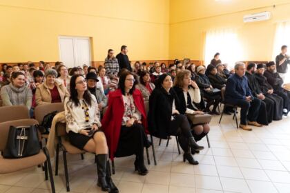 Şezătoarea „Tradiţii şi obiceiuri în satul movilean“ – fotografia 25