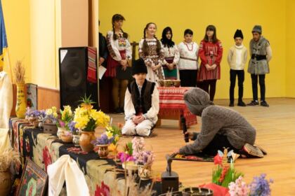 Şezătoarea „Tradiţii şi obiceiuri în satul movilean“ – fotografia 31
