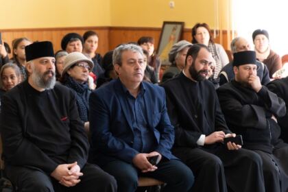 Şezătoarea „Tradiţii şi obiceiuri în satul movilean“ – fotografia 38