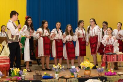 Şezătoarea „Tradiţii şi obiceiuri în satul movilean“ – fotografia 42