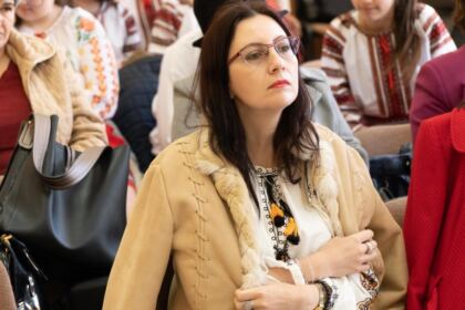Şezătoarea „Tradiţii şi obiceiuri în satul movilean“ – fotografia 49