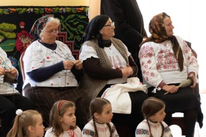 Şezătoarea „Tradiţii şi obiceiuri în satul movilean“ – fotografia 51