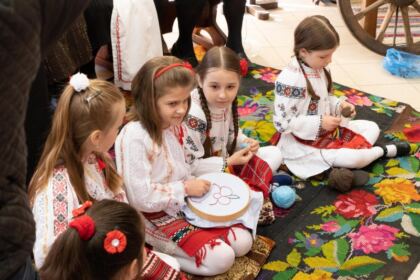 Şezătoarea „Tradiţii şi obiceiuri în satul movilean“ – fotografia 62