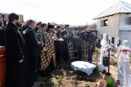 ÎPS Casian a vizitat astăzi comunitatea credincioşilor din satul Fundeanu, judeţul Galaţi – fotografia 37