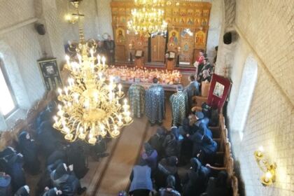 ÎPS Casian a vizitat astăzi comunitatea credincioşilor din satul Fundeanu, judeţul Galaţi – fotografia 2