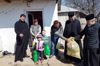 ÎPS Casian a vizitat astăzi comunitatea credincioşilor din satul Fundeanu, judeţul Galaţi – fotografia 11