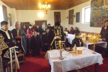 ÎPS Casian a vizitat astăzi comunitatea credincioşilor din satul Fundeanu, judeţul Galaţi – fotografia 3