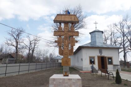 ÎPS Casian a vizitat astăzi comunitatea credincioşilor din satul Fundeanu, judeţul Galaţi – fotografia 1