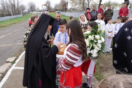 Vizită misionară şi caravană medicală în satul Ciureştii Noi, judeţul Galaţi – fotografia 3