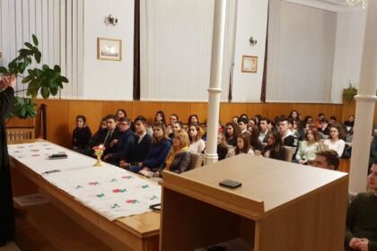 Comunicare şi comuniune în viaţa tinerilor – fotografia 2