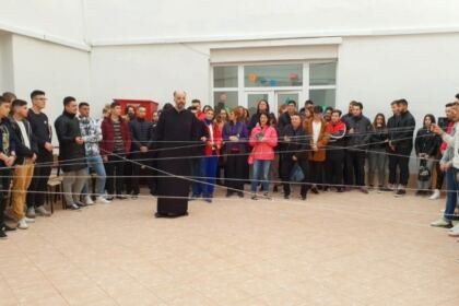 Comunicare şi comuniune în viaţa tinerilor – fotografia 18