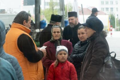 Programul social-filantropic „Ne înnoim de Sfintele Paşti“ – fotografia 9