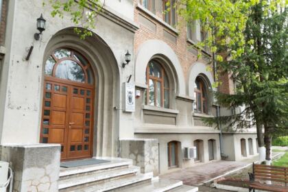 Oaspeţi în vizită la Aşezământul social-filantropic „Sf. Vasile cel Mare“ din Galaţi – fotografia 1